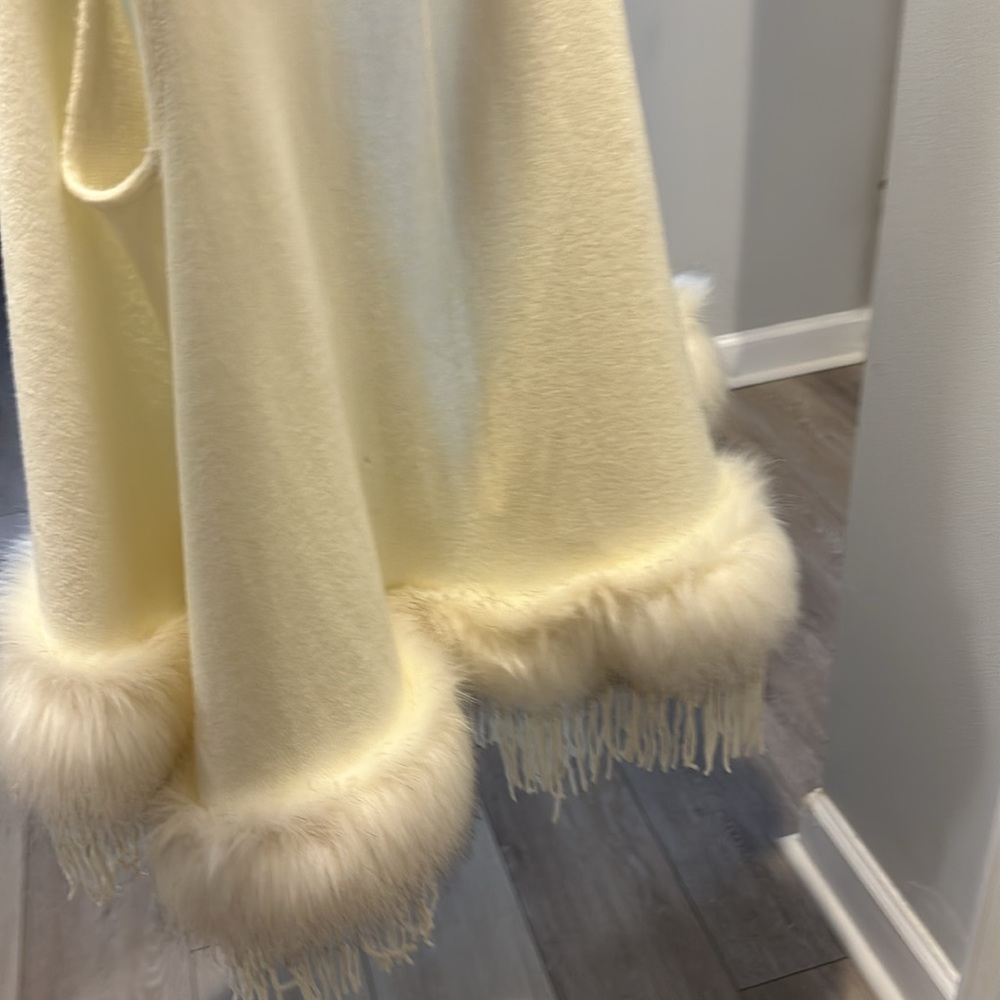 Cream Vest - faux fur, tassels… great for the holidays - Picture 6 of 6